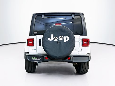 Used 2023 Jeep Wrangler Unlimited Sahara w/ Cold Weather Group AWD/4WD image 7