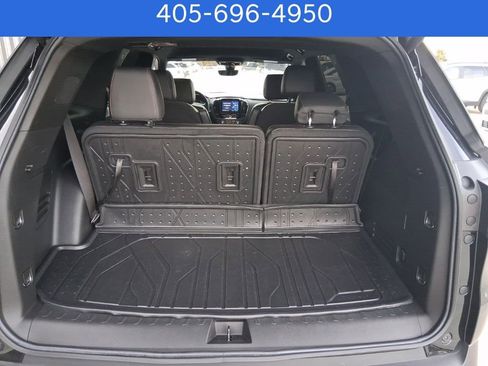 Used 2023 Chevrolet Traverse RS image 14