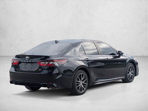 Used 2022 Toyota Camry SE FWD image 5