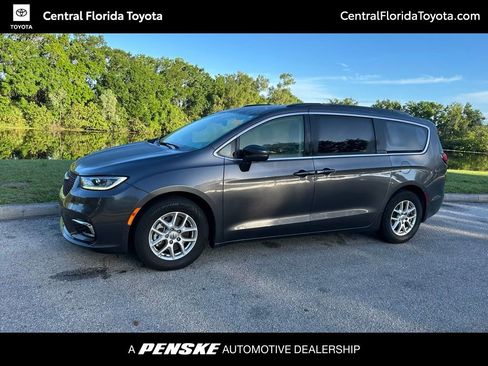 Used 2022 Chrysler Pacifica Touring-L image 1