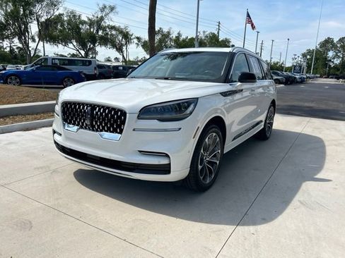 Used 2023 Lincoln Aviator Grand Touring w/ Equipment Group 301A AWD/4WD image 8