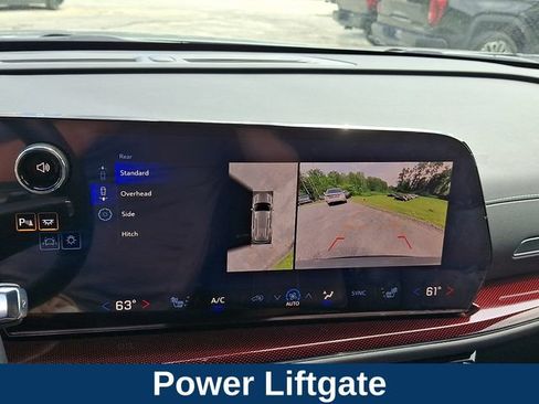 Used 2026 Chevrolet Traverse Z71 AWD/4WD image 11