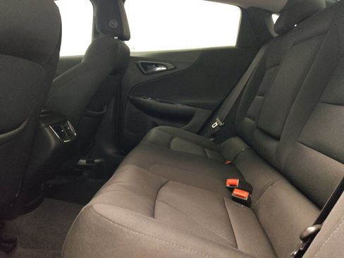 Used 2018 Chevrolet Malibu LT FWD image 18
