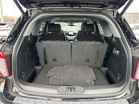 Certified 2022 Ford Explorer XLT w/ Equipment Group 202A image 44