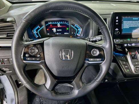 Used 2023 Honda Odyssey Touring image 11