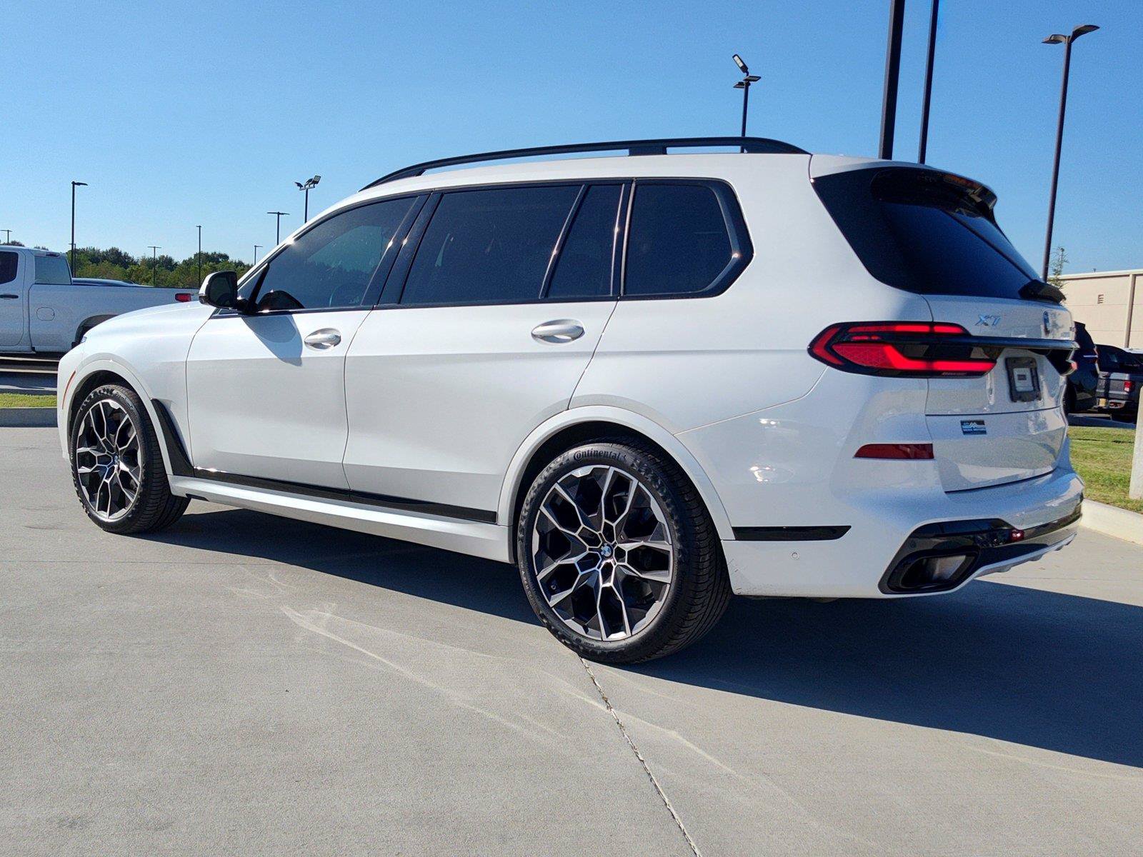 Used 2024 BMW X7 xDrive40i w/ Executive Package AWD/4WD image 4