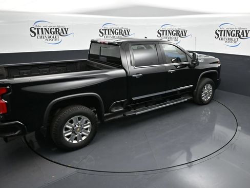 Used 2024 Chevrolet Silverado 2500 High Country w/ High Country Premium Package AWD/4WD image 23