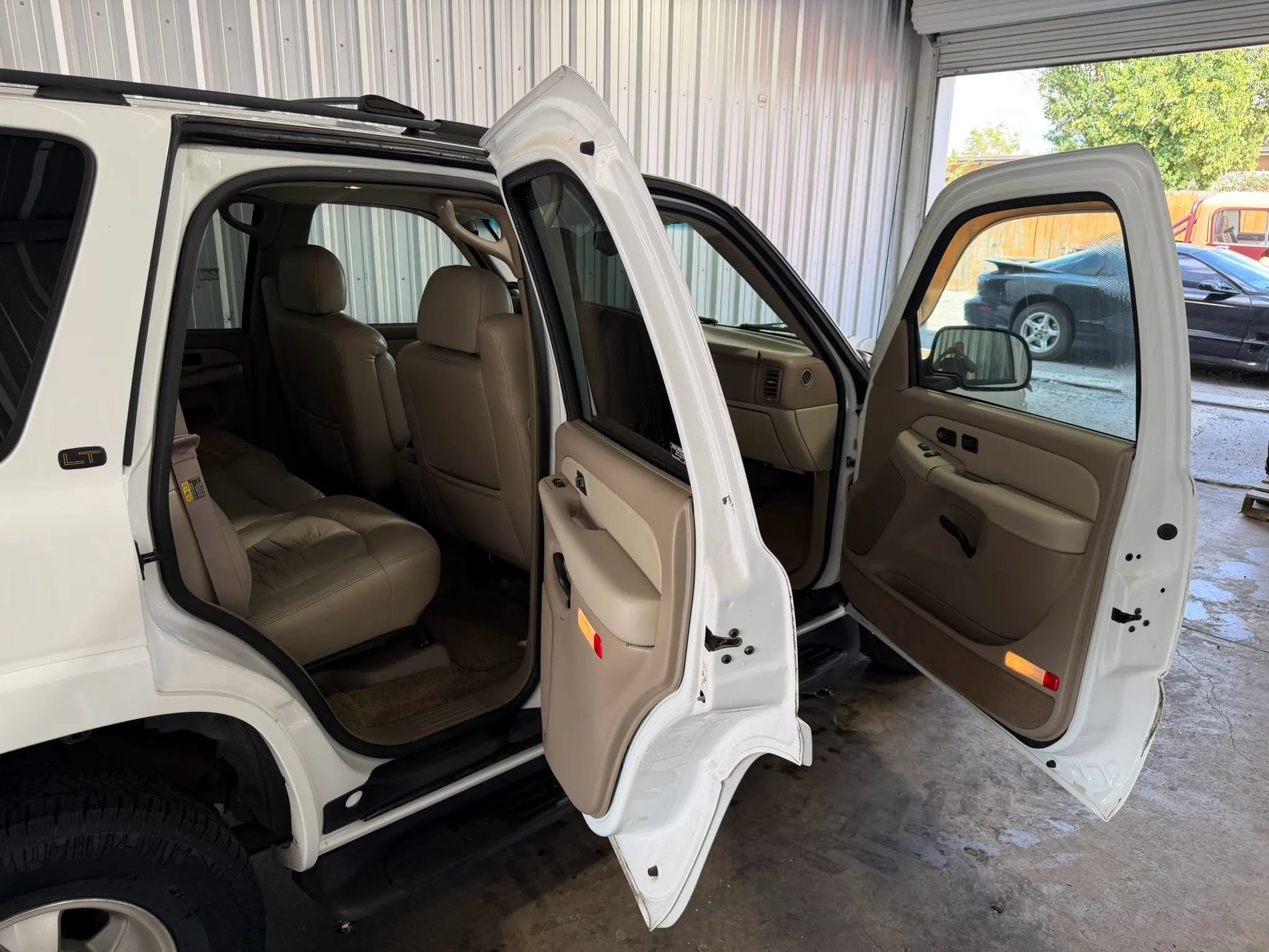 Used 2002 Chevrolet Tahoe LT RWD image 20