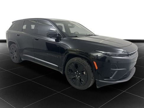 Used 2025 Jeep Wagoneer S Launch Edition image 7