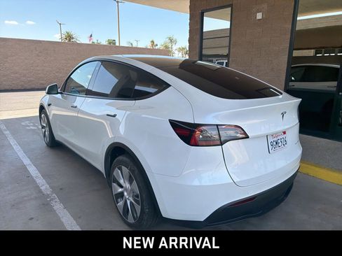 Used 2023 Tesla Model Y Long Range image 6