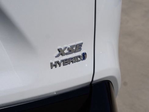 Used 2023 Toyota RAV4 XSE AWD/4WD image 13