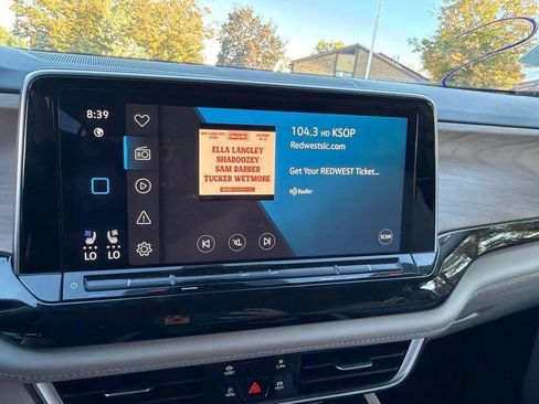 Used 2025 Volkswagen Atlas SE AWD/4WD image 26