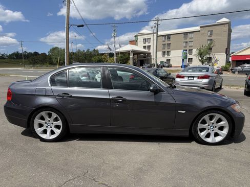 Used 2006 BMW 330i Sedan RWD image 9