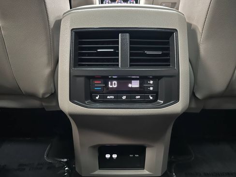 Used 2021 Volkswagen Atlas SEL Premium AWD/4WD image 24