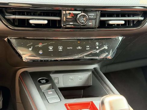 New 2026 Nissan Kicks SR w/ Cold Weather Package FWD image 21