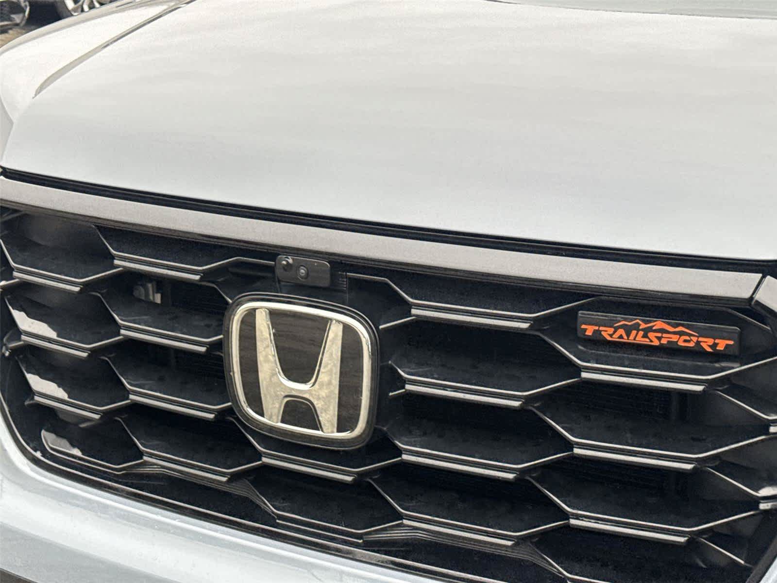 Used 2025 Honda Pilot TrailSport image 10