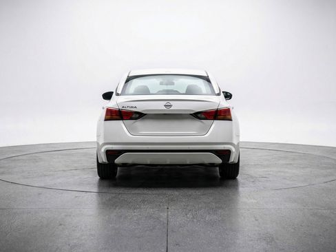 Used 2025 Nissan Altima 2.5 SV image 7