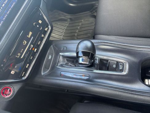 Used 2021 Honda HR-V EX image 14