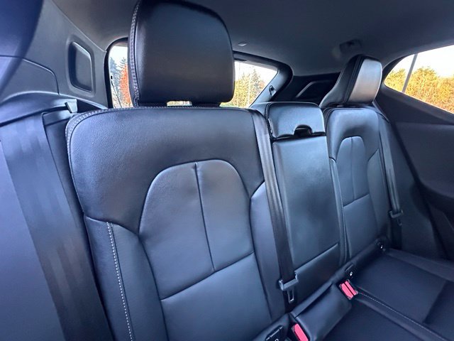 Used 2025 Volvo XC40 B5 Plus w/ Protection Package Premier AWD/4WD image 9