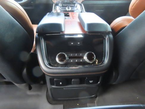 Used 2020 Lincoln Navigator Reserve w/ Equipment Group 208A Reserve AWD/4WD image 19