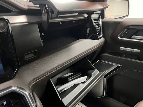 Used 2024 GMC Sierra 1500 Denali w/ Denali Reserve Package image 40