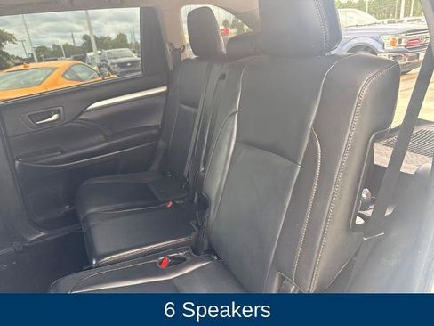 Used 2019 Toyota Highlander XLE AWD/4WD image 16