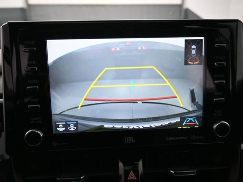 Used 2022 Toyota Corolla Cross XLE w/ Convenience Package image 11