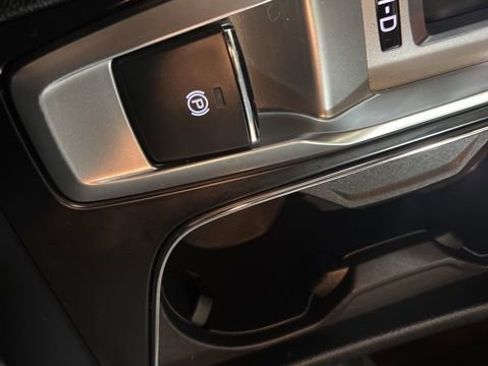 Used 2024 Subaru Ascent Premium w/ Convenience Package image 28