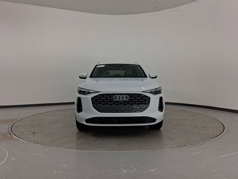 Certified 2025 Audi Q5 Premium w/ Convenience Package image 6