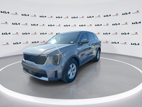 Certified 2024 Kia Sorento LX FWD image 4