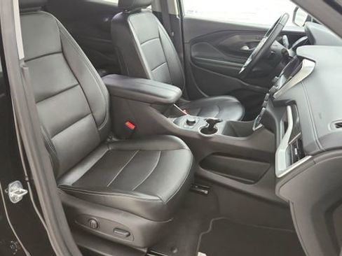 Used 2024 GMC Terrain SLT image 18