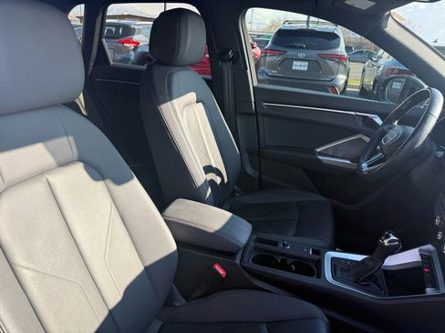 Used 2020 Audi Q3 2.0T Premium w/ Convenience Package image 30