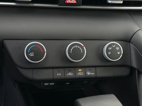 Certified 2025 Hyundai Elantra SE w/ Cargo Package image 13