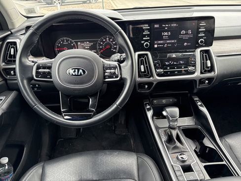 Certified 2021 Kia Sorento EX w/ Panoramic Sunroof Package image 13