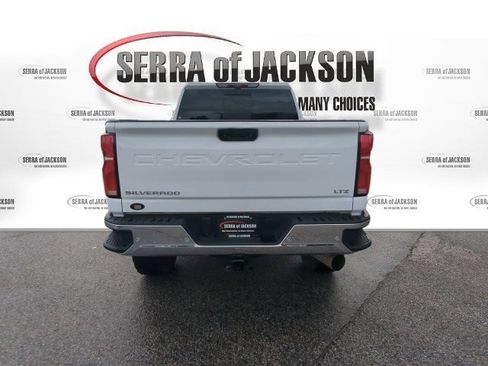 Used 2025 Chevrolet Silverado 3500 LTZ AWD/4WD image 8