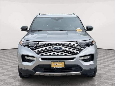 Certified 2022 Ford Explorer Platinum w/ Equipment Group 601A AWD/4WD image 4