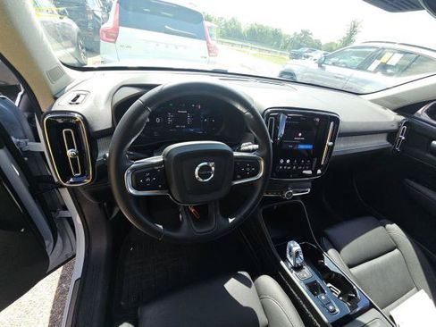 Used 2026 Volvo XC40 B5 Plus AWD/4WD image 10