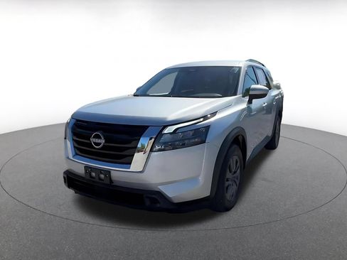 Used 2025 Nissan Pathfinder SV FWD image 7