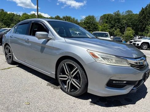 Used 2016 Honda Accord Touring image 5