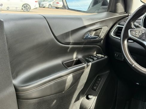 Certified 2022 Chevrolet Equinox Premier w/ Redline Edition image 10