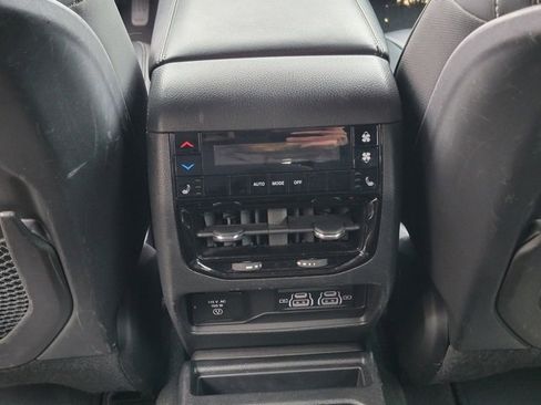 Used 2024 Jeep Grand Cherokee L Limited w/ Luxury Tech Group II image 25