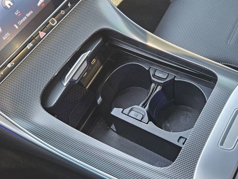 Used 2025 Mercedes-Benz C 300 Sedan image 20