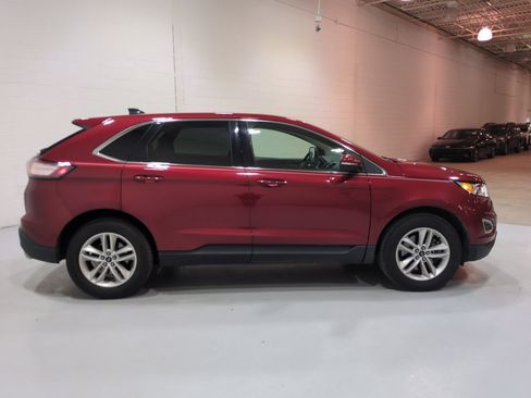 Used 2018 Ford Edge SEL w/ Equipment Group 201A AWD/4WD image 2