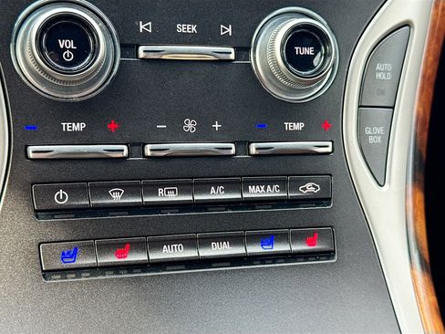 Used 2018 Lincoln MKX Reserve w/ Driver Assistance Package image 17