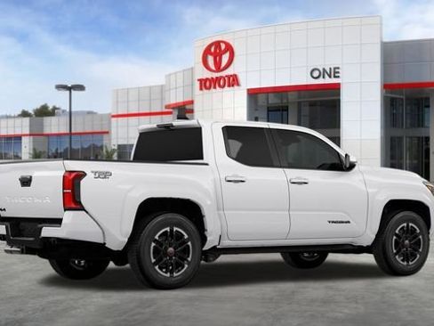Used 2026 Toyota Tacoma TRD Sport AWD/4WD image 14