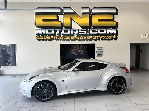 Used 2015 Nissan 370Z NISMO RWD image 43