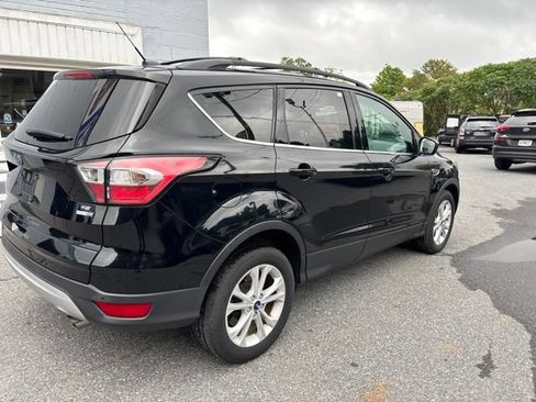 Used 2017 Ford Escape SE w/ Equipment Group 201A AWD/4WD image 5