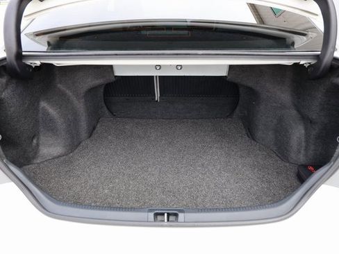 Used 2015 Toyota Camry XSE image 28