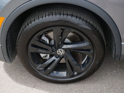 Used 2024 Volkswagen Tiguan SE R-Line w/ MDO Package, Two-Row AWD/4WD image 15