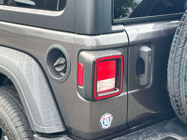Used 2022 Jeep Wrangler Unlimited Sport AWD/4WD image 8